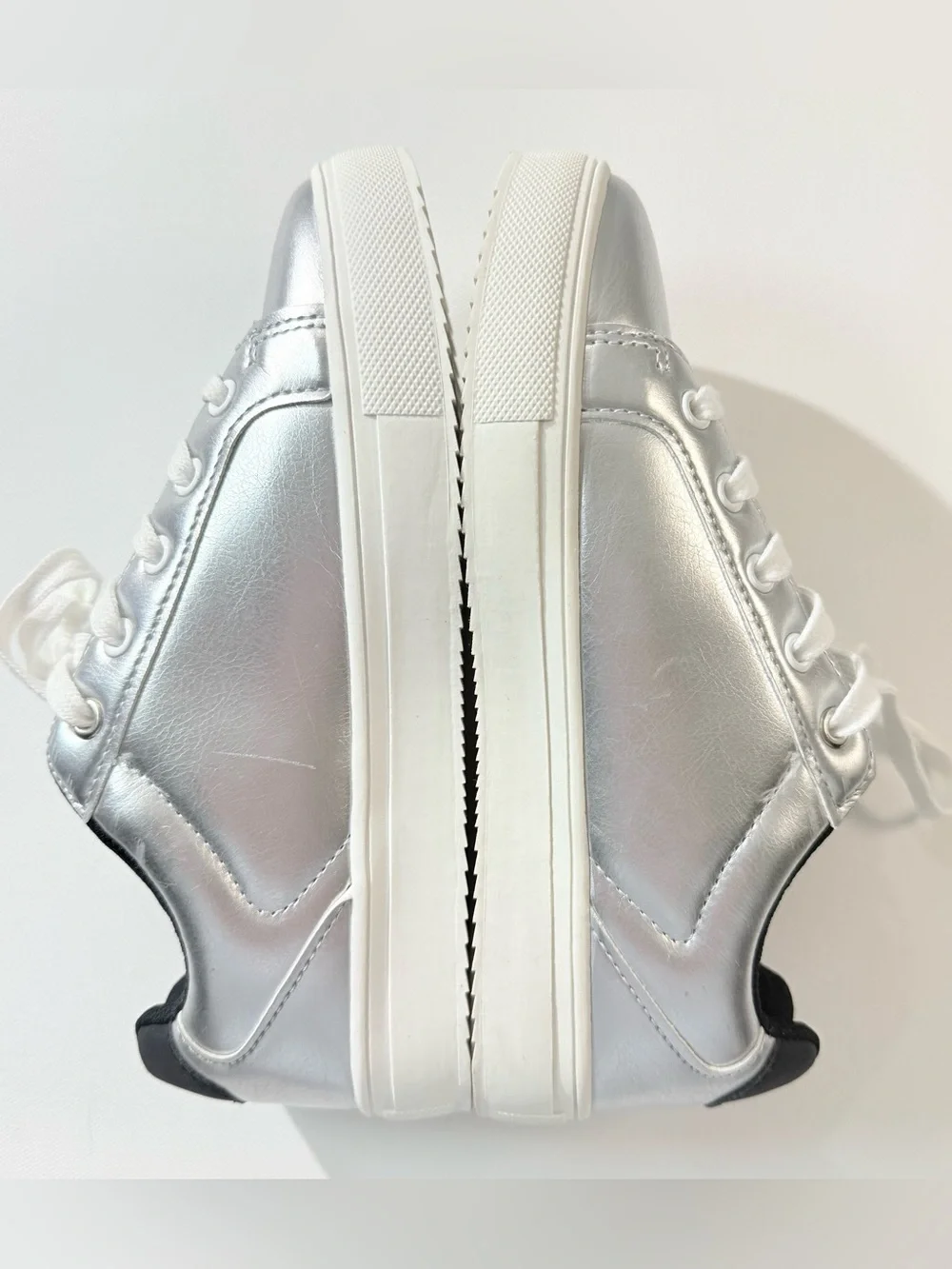 Disney Mickey Mouse Like NIB Silver Character Sneakers Kids Size 3  Lace Up